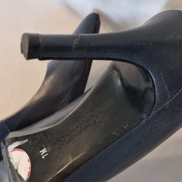 Calvin Klein Women's Black Pointed Toe Leather Heels - Picture 10 of 10